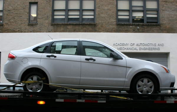 Ford Focus being delivered to the Auto Academy